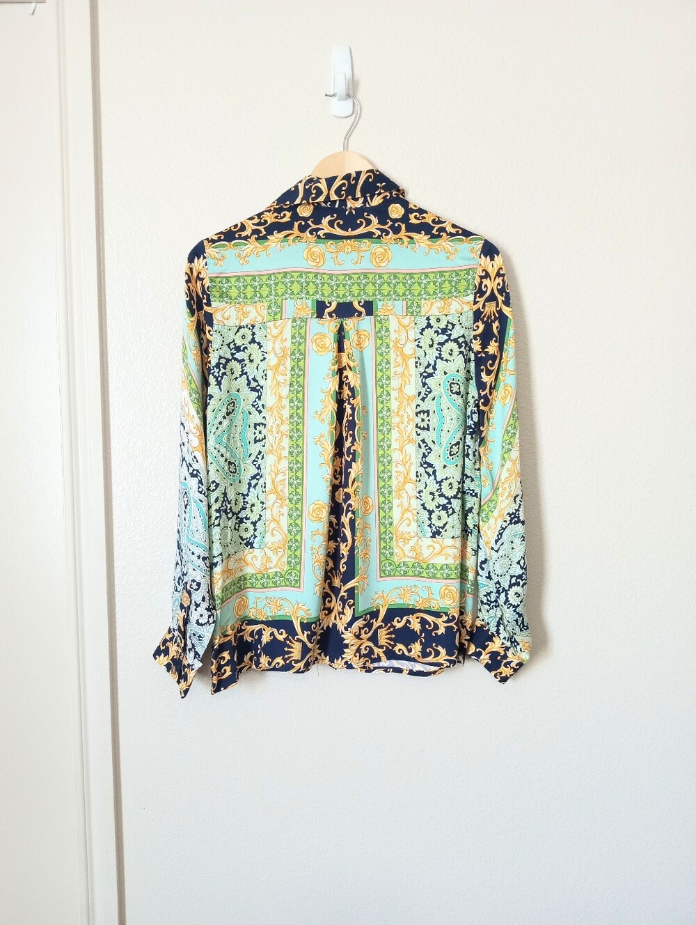 Rachel Zoe Baroque Rayon Long Sleeve Button Front Blouse Women's Small - Picture 6 of 7